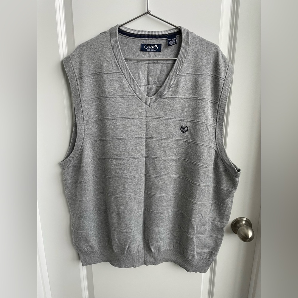 Chaps Men's V-Neck Gray Sweater Vest